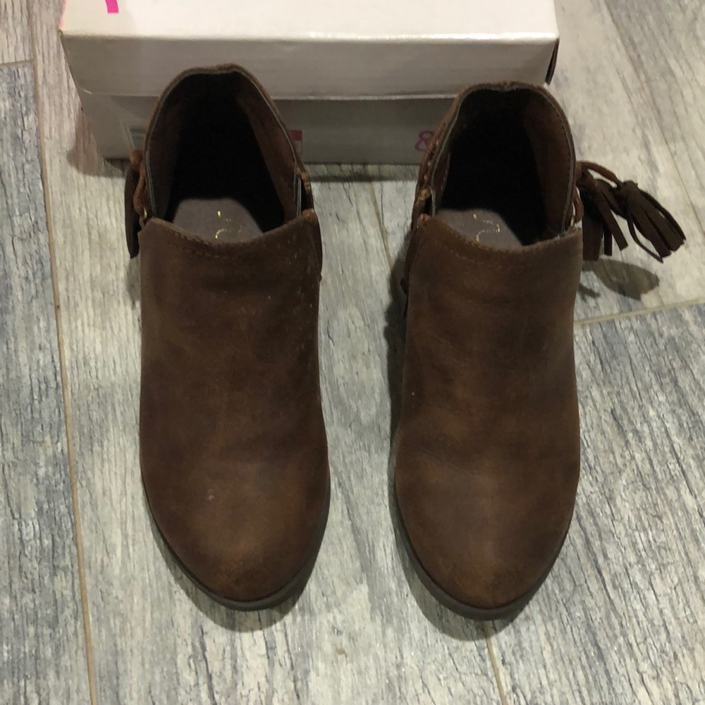 Girl boots